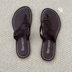 Only worn once, this comfortable Bernardo chocolate brown sandal is beautiful!